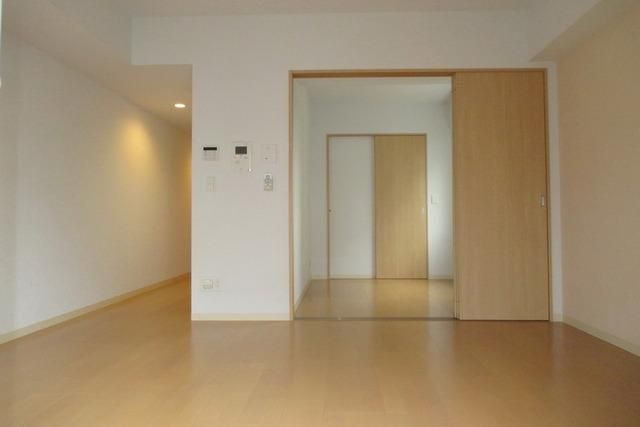 居室・リビング　エアコン付きのリビング