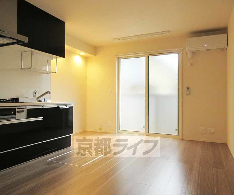 居室・リビング　暖かい雰囲気の室内です！