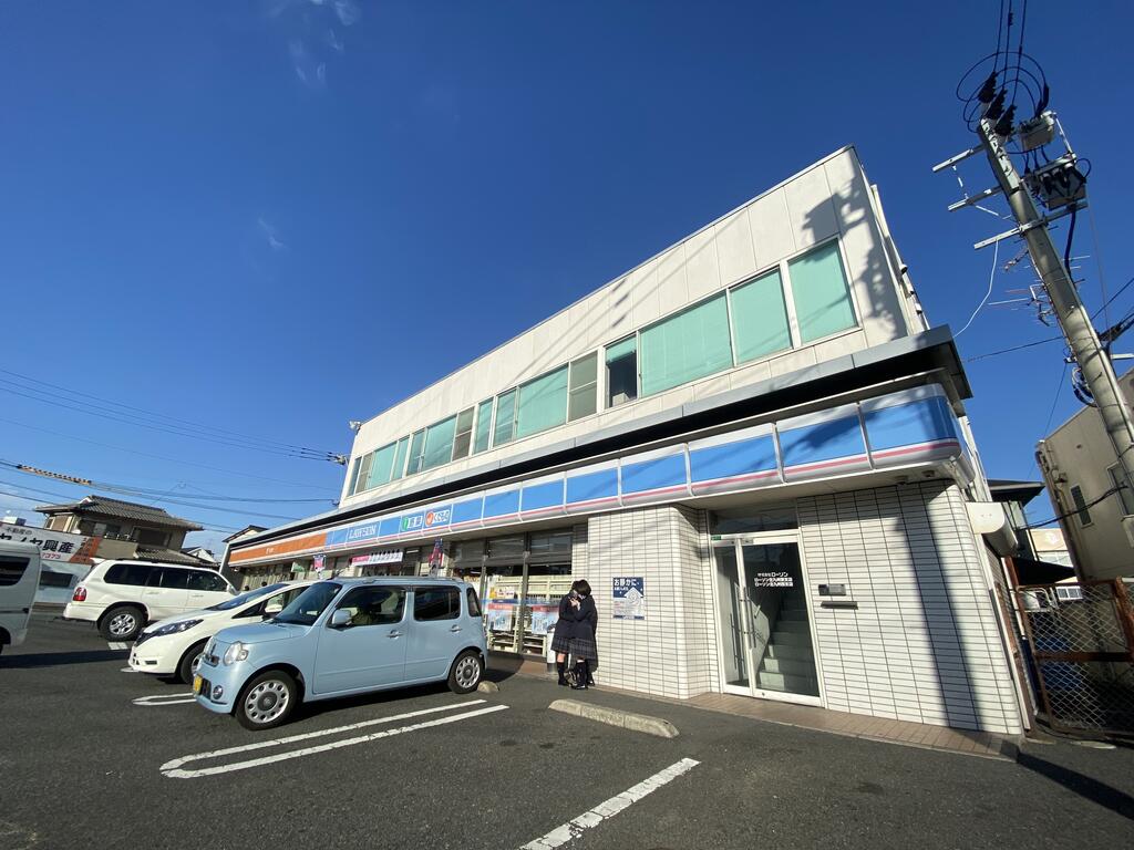 コンビニ　ローソン小倉清水2丁目店（コンビニ）まで302m