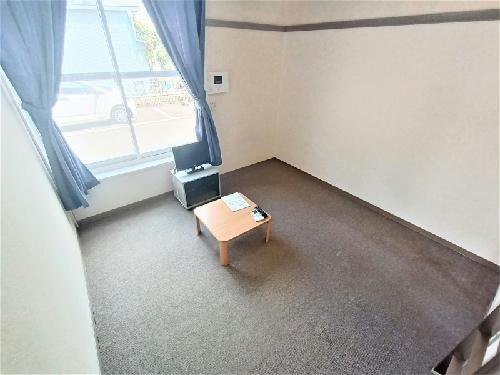 居室・リビング　家電・家具付きのお部屋です。