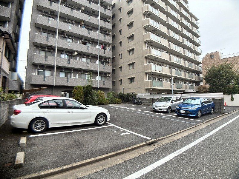 駐車場　駐車場