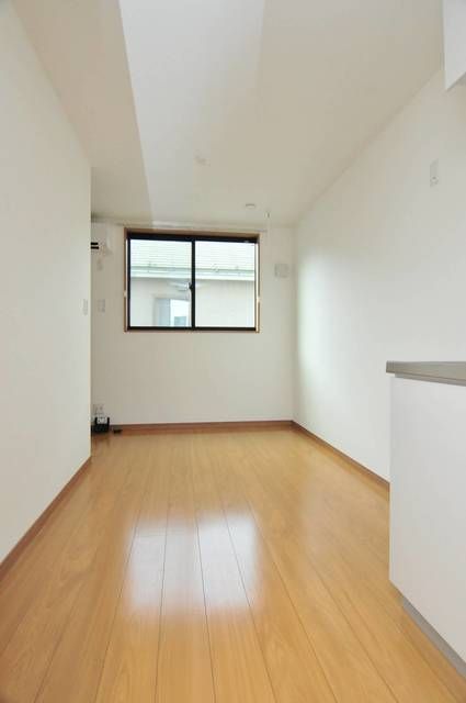 居室・リビング　☆明るい洋室☆