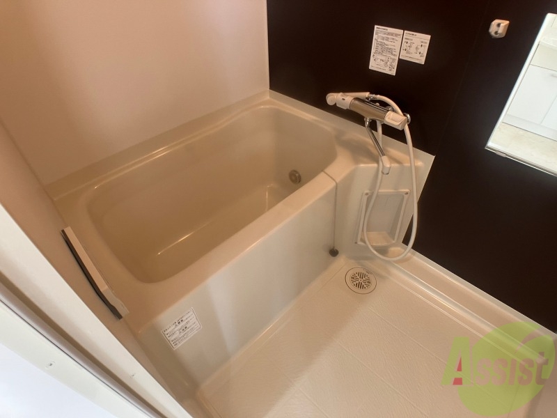 バス・シャワールーム　お風呂になります。一日の疲れを癒してくださいね。