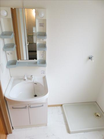 洗面設備　朝に嬉しい洗髪洗面化粧台付き