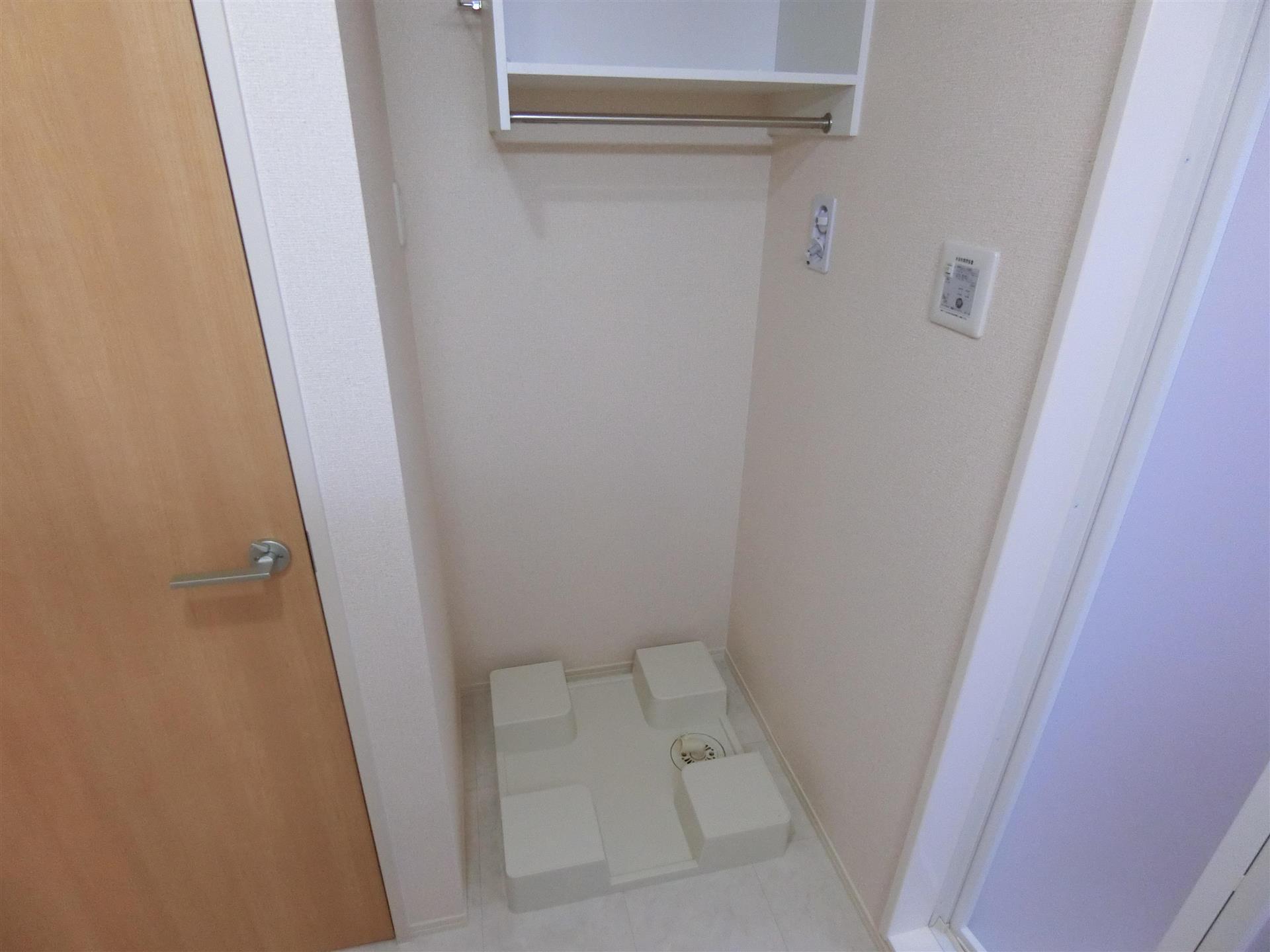 居室・リビング　洗濯機置き場