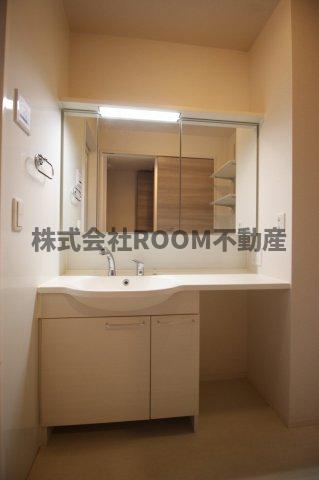 洗面設備　コンパクトで使いやすい洗面所