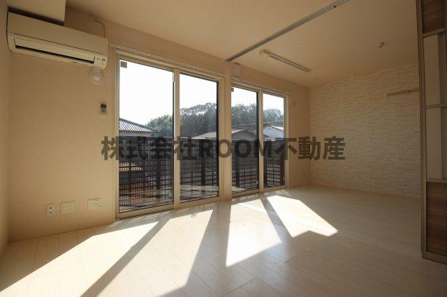 居室・リビング　ゆったり過ごせる居間です