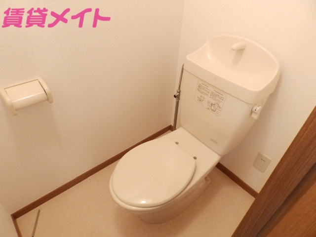 トイレ　同型参考写真です。