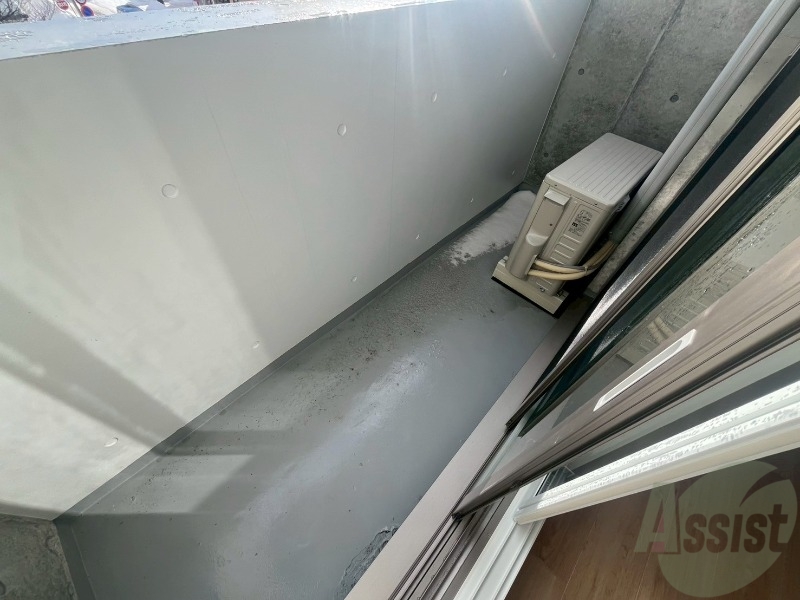 バルコニー　バルコニーです。洗濯物を干すもよし、一息つくもよしですね。