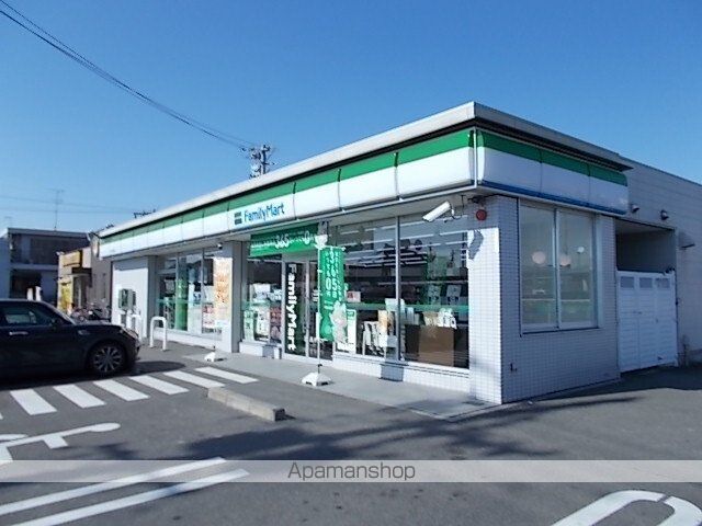 コンビニ　ファミリーマート岐阜北鶉店（コンビニ）まで550m