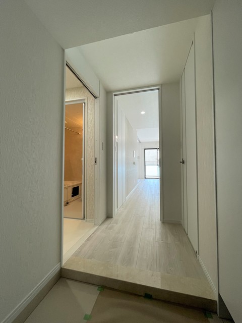 玄関　同間取り、別号室写真です。