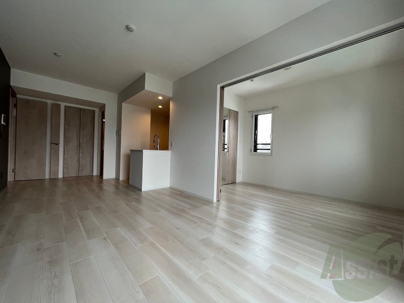 居室・リビング　広くてきれいなリビングです！快適に過ごせそうですね。