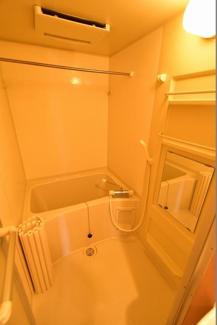 バス・シャワールーム　浴室乾燥機付きのお風呂♪