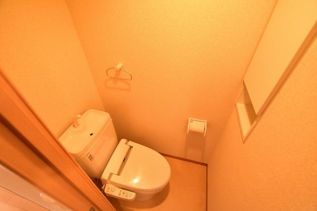 トイレ　温水洗浄便座付きのトイレ♪