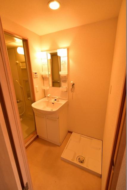 洗面設備　ゆとりのある脱衣スペース