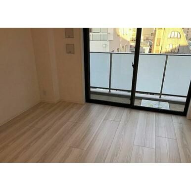 居室・リビング　※別部屋の参考写真です。