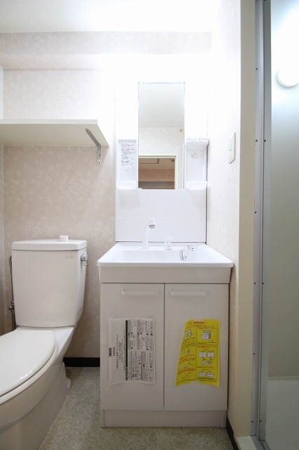 洗面設備　同物件別号室のものです。