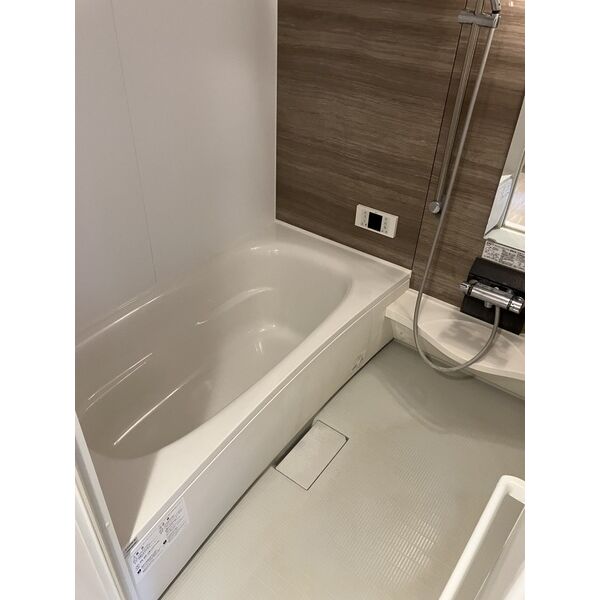 バス・シャワールーム　浴室乾燥、追い炊き機能付きで便利☆