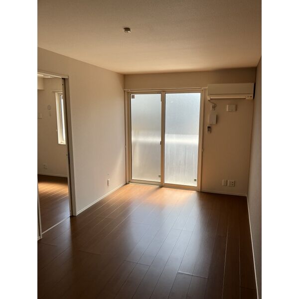 居室・リビング　エアコン付きで初期費用を抑えられます☆