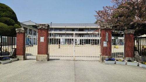 小学校　早島小学校（小学校）まで1353m