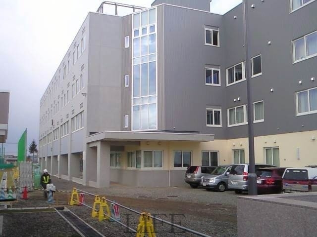 中学校　札幌市立羊丘中学校（中学校）まで256m