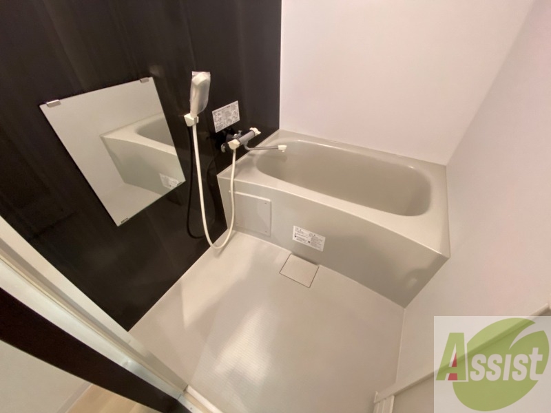 バス・シャワールーム　お風呂になります。一日の疲れを癒してくださいね。