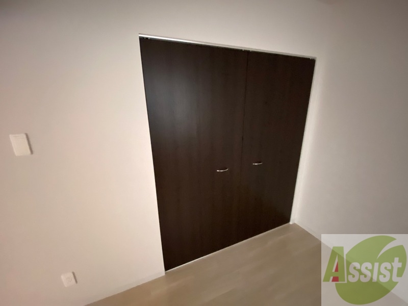 収納　寝室の収納です。部屋がすっきり片付きます。