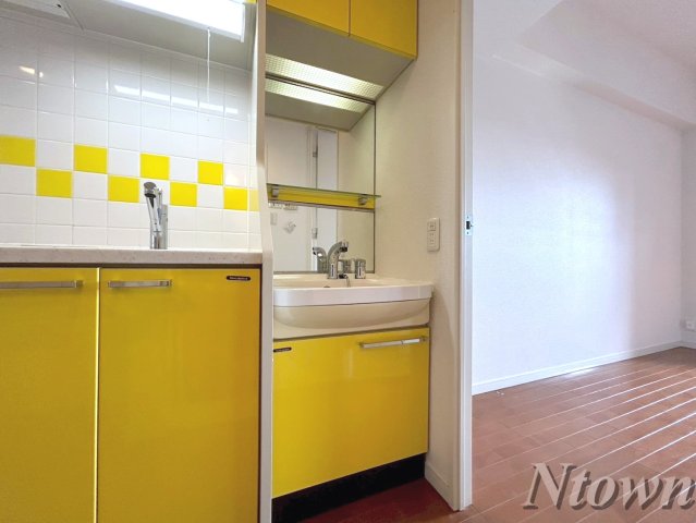 洗面設備　おしゃれな外観です