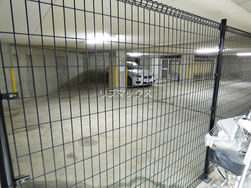 駐車場　当店は家主強制でない場合、消毒・抗菌代や安心サポート代など不