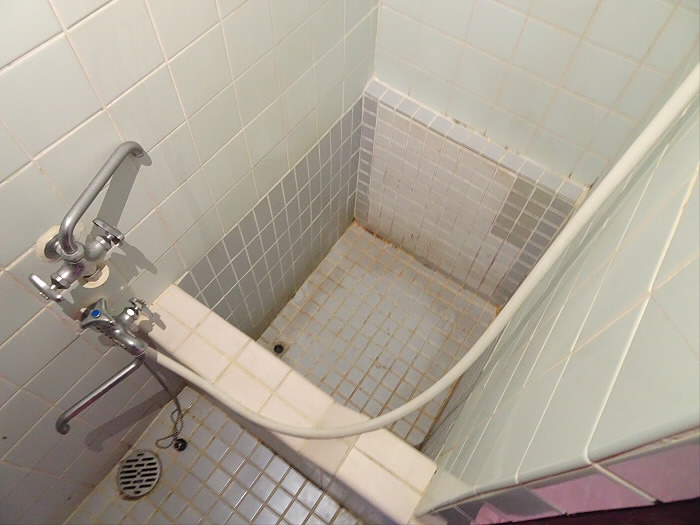 バス・シャワールーム　お風呂で日々の疲れを落としましょう