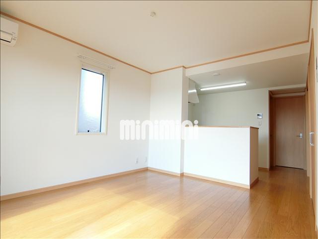 居室・リビング　テーブルやソファーも配置ができる１１帖のＬＤＫです。