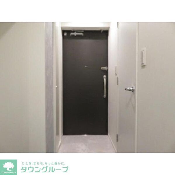 玄関　お問合せは(株)タウンハウジング東京へ