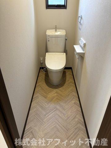 トイレ　温水洗浄暖房便座