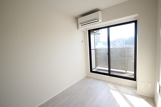 居室・リビング　※別号室の写真です