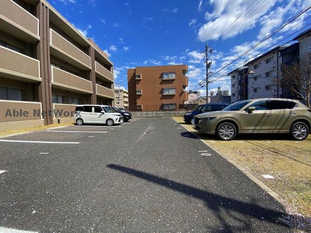 駐車場　駐車場