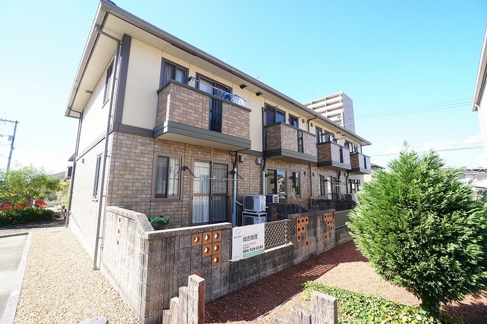 建物外観　サンブライト・軽量鉄骨造