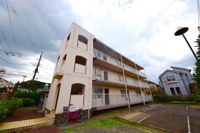 エントランス　★見てくださいこの堂々とした外観を★