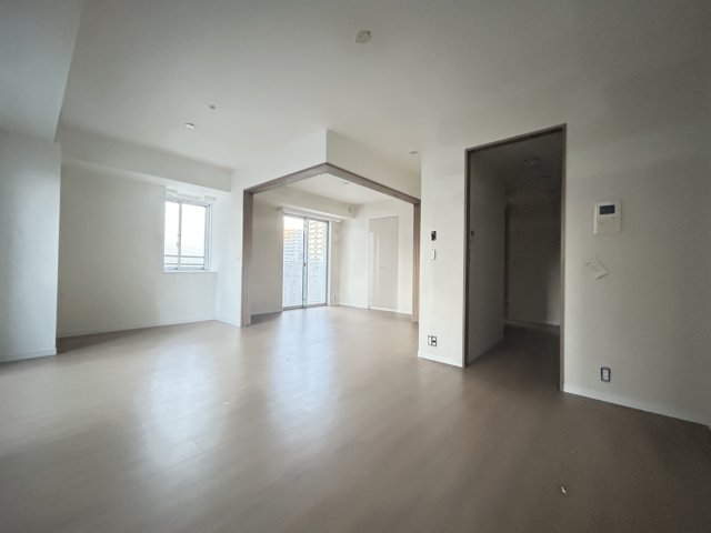 居室・リビング　別号室参考写真です。