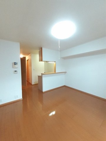 居室・リビング　こちらのリビングで趣味の時間をお楽しみください