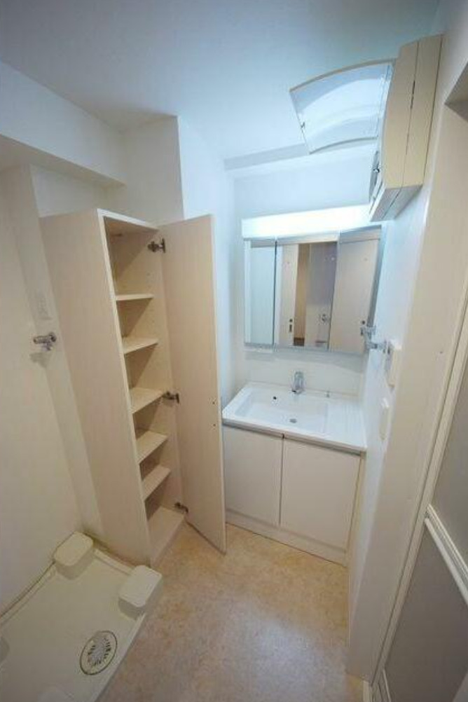 洗面設備　独立洗面台で身支度をすべて済ませてしまいましょう