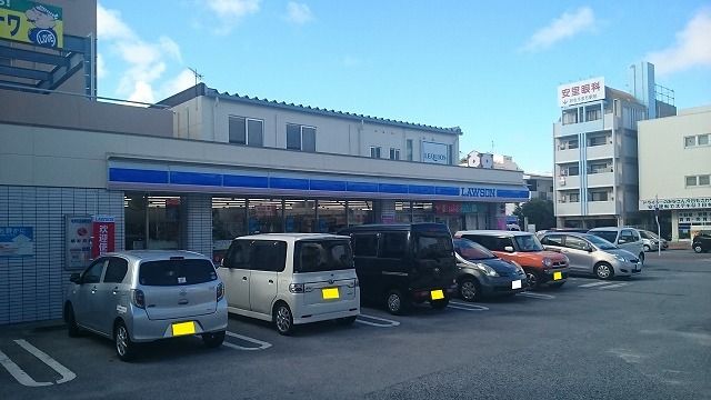 コンビニ　ローソンおもろまち駅前店（コンビニ）まで80m