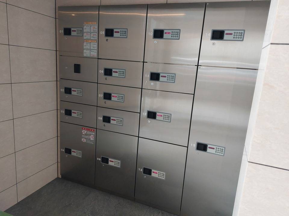 エントランス　宅配ボックス