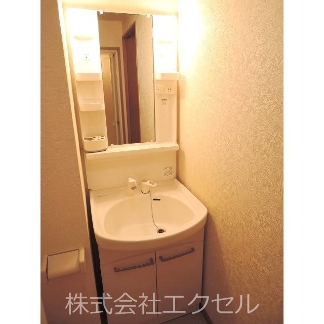 洗面設備　独立洗面台完備です。