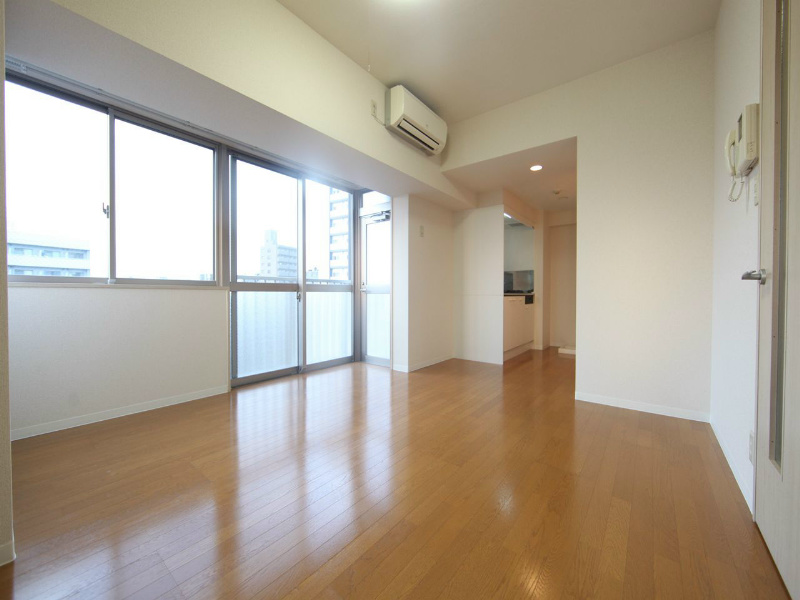 バルコニー　洋室10帖　クローゼット付（収納充実）角部屋（換気良好）