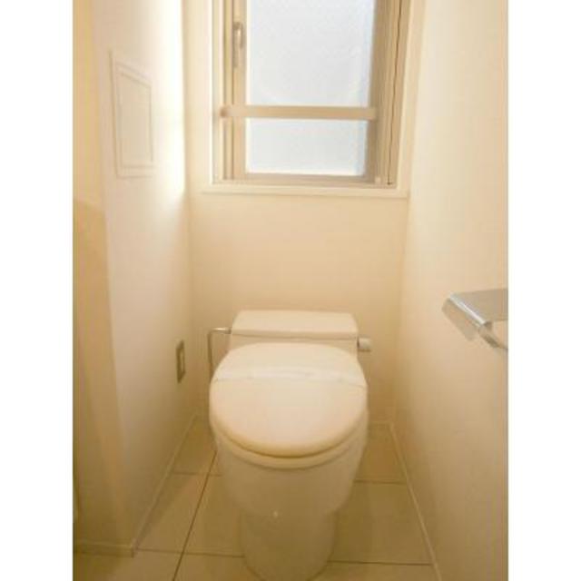 トイレ　※写真は同タイプ住戸です。