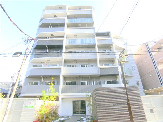 建物外観　2021年3月築　RC鉄筋コンクリート造地上9階建て総戸数4