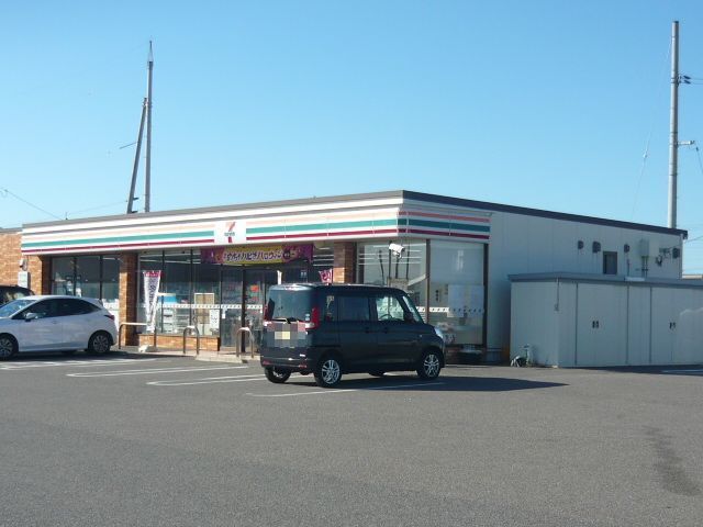 コンビニ　セブンイレブンかもしま西町店（コンビニ）まで550m