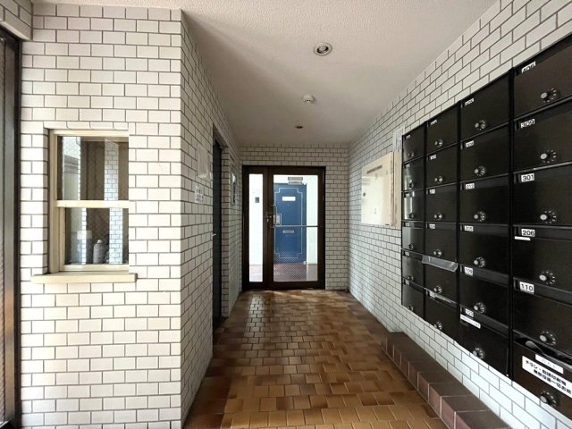 エントランス　清潔なエントランスです