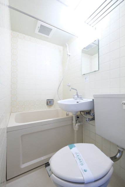 バス・シャワールーム　お風呂で日々の疲れを落としましょう