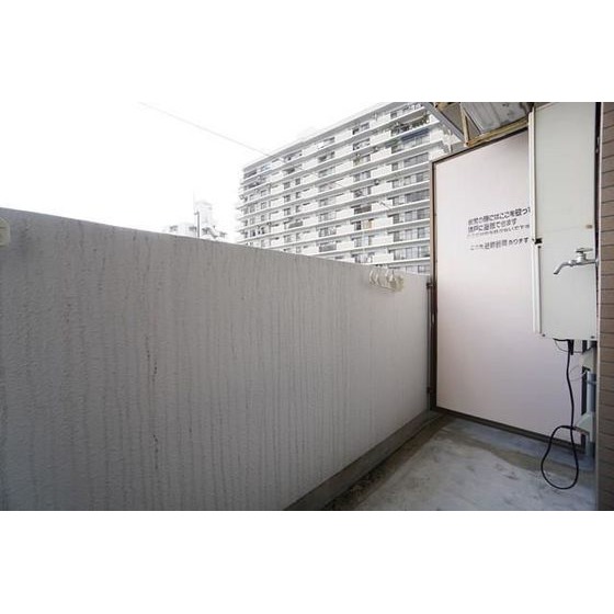 バルコニー　※別部屋写真。現況優先※